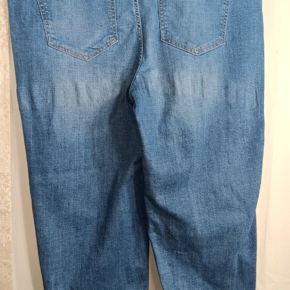 TIME & TRU Women's 20 / XXL Med Wash Stretch Denim Capris Pull-On /5-Pocket‎ C4 - Picture 4 of 13